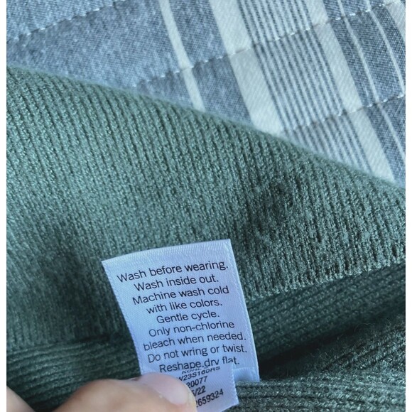 Nine West Sleeveless Moch Turtleneck Lightweight Sweater Large Sage Green - Picture 5 of 6